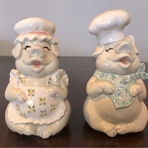 Fitz and Floyd laughing pig salt and pepper shakers
